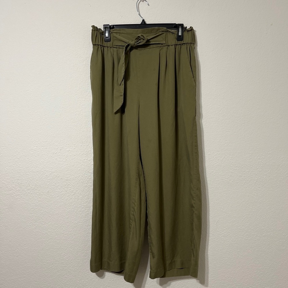 Calligraphie Olive Lyocell Wide Leg Crop Pants Paperbag Tie Waist Size
Safari M - Picture 2 of 7